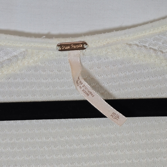Free People Cream Lightweight Waffle Knit Oversized Shark Bite V Neck Top, sz XS - Picture 2 of 8